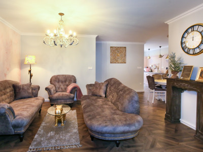 Luxusný,  zrekonštruovaný 3-izbový byt v centre mesta Banská Štiavnica