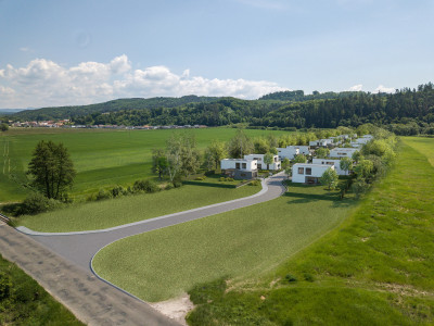 ROVINATÉ STAVEBNÉ POZEMKY ihneď k predaju